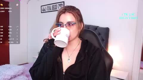 Snapshot of thea_aphros chatting on 02.11.25 Diosa Afrodita online show from 02.11.25
