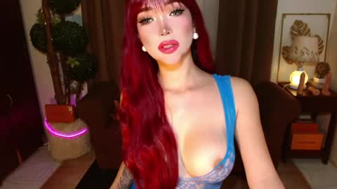 thea_whong online show from 05.01.26