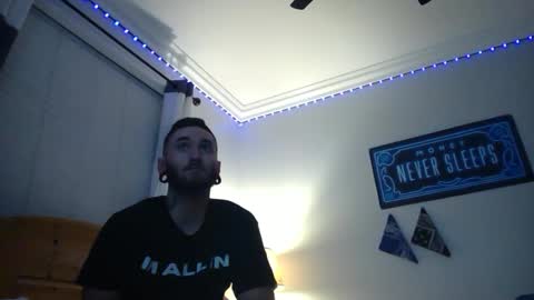 Snapshot of theamezcua98 chatting on 02.19.25 theamezcua98 online show from 02.19.25