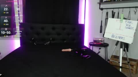 The Bitch Down the Block online show from 07.03.26