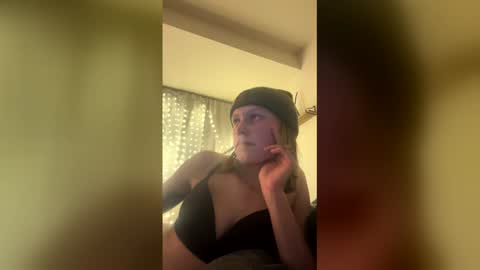 Snapshot of theborderline14 chatting on 02.17.26 theborderline14 online show from 02.17.26