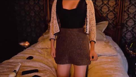 Snapshot of thecamwoman chatting on 11.26.25 Joan online show from 11.26.25