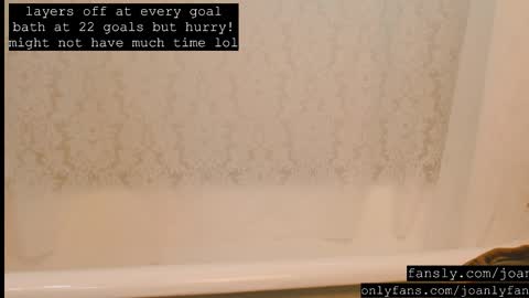 Snapshot of thecamwoman chatting on 11.30.25 Joan online show from 11.30.25