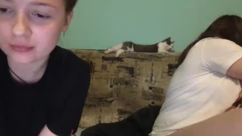 Snapshot of thecrystal chatting on 09.14.25 Crystal online show from 09.14.25