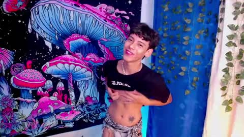 Snapshot of thedoll_ethan chatting on 06.04.26 ethan online show from 06.04.26