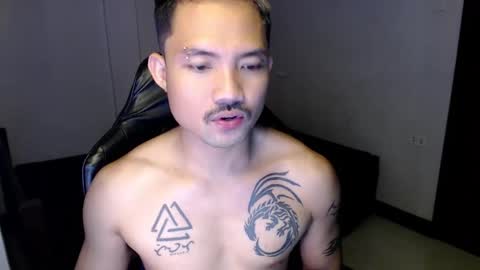 Snapshot of thefriskyasian chatting on 01.13.25 Jaycee online show from 01.13.25
