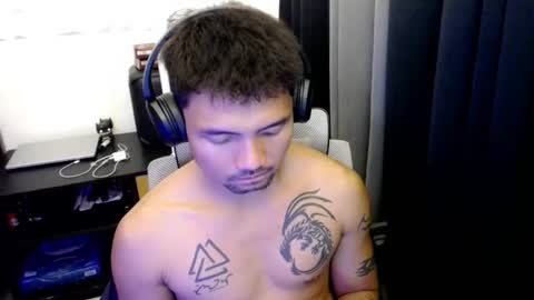 Snapshot of thefriskyasian chatting on 09.11.25 Jaycee online show from 09.11.25