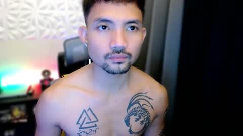 Snapshot of thefriskyasian chatting on 10.07.25 Jaycee online show from 10.07.25