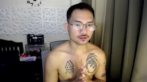 Snapshot of thefun_lovingasian chatting on 01.09.26 JAY online show from 01.09.26