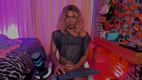 Snapshot of thegoldenbitch chatting on 03.25.26 Goldie online show from 03.25.26