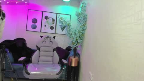 Theia  online show from 04.01.26