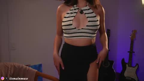 Snapshot of theirismuse chatting on 10.08.25 Iris online show from 10.08.25