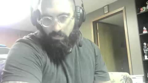 Snapshot of theironbulll chatting on 11.26.25 Iron online show from 11.26.25