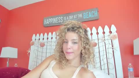 Snapshot of theislandgirl chatting on 01.01.25 Lily Marie online show from 01.01.25
