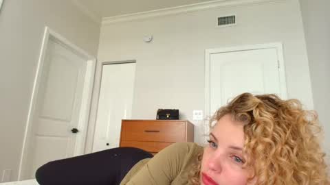 Snapshot of theislandgirl chatting on 01.30.25 Lily Marie online show from 01.30.25