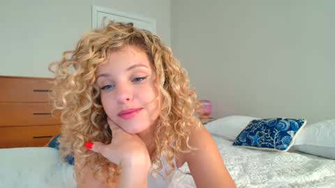 Snapshot of theislandgirl chatting on 02.18.25 Lily Marie online show from 02.18.25