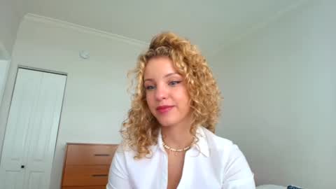 Snapshot of theislandgirl chatting on 02.20.25 Lily Marie online show from 02.20.25