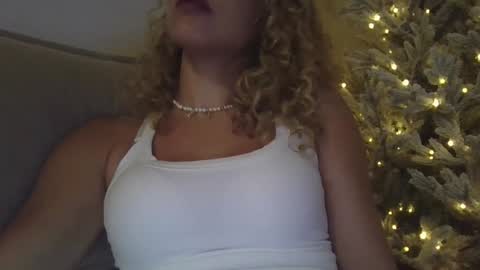 Snapshot of theislandgirl chatting on 03.05.25 Lily Marie online show from 03.05.25