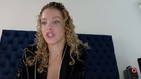 Snapshot of theislandgirl chatting on 09.08.25 Lily Marie online show from 09.08.25