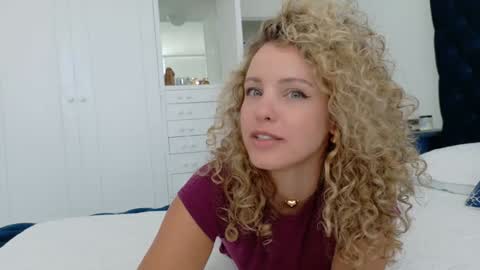 Snapshot of theislandgirl chatting on 09.11.25 Lily Marie online show from 09.11.25