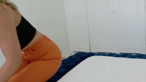 Snapshot of theislandgirl chatting on 09.19.25 Lily Marie online show from 09.19.25