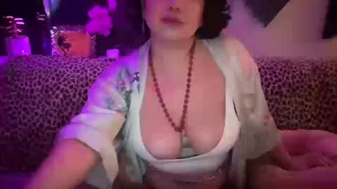 Snapshot of thejadeempress777 chatting on 10.18.25 thejadeempress777 online show from 10.18.25