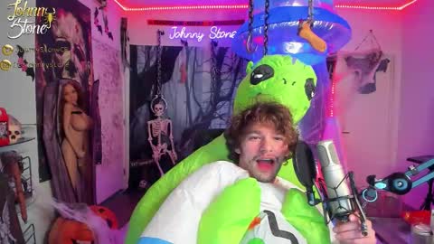 Snapshot of thejohnnystone chatting on 10.18.25 Johnny Stone online show from 10.18.25