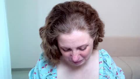 Ella online show from 03.12.25