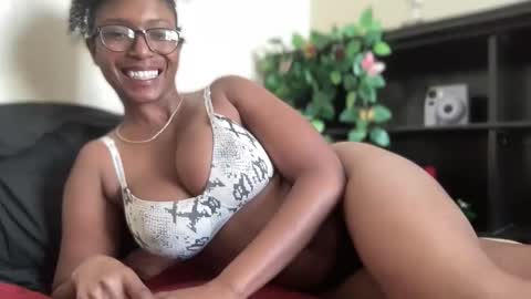 Snapshot of thelovelycandi chatting on 04.27.26 thelovelycandi online show from 04.27.26