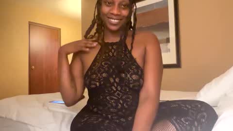 Snapshot of thenaturalgoddess chatting on 03.02.25 TheNaturalGoddess online show from 03.02.25