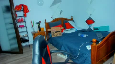 Snapshot of thenaughtygf chatting on 06.17.26 thenaughtygf online show from 06.17.26