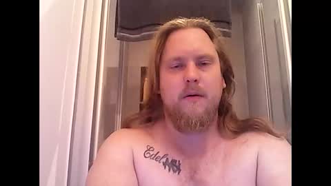 thenewdude1992 online show from 10.14.25