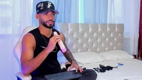 Theo Sky online show from 09.15.25