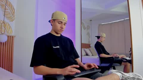  THEO- MATEO  online show from 12.19.24