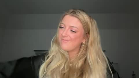 Snapshot of theoneandonlyava chatting on 07.08.26 Ava online show from 07.08.26