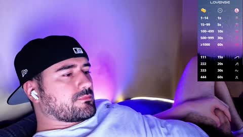 Snapshot of theoravi chatting on 01.09.25 Theo Ravi online show from 01.09.25