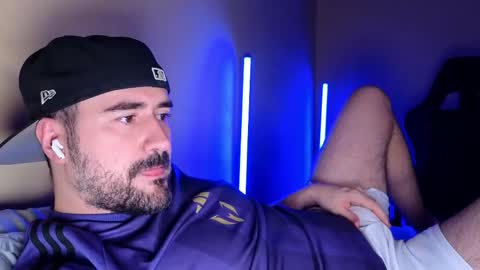 Theo Ravi online show from 04.15.26