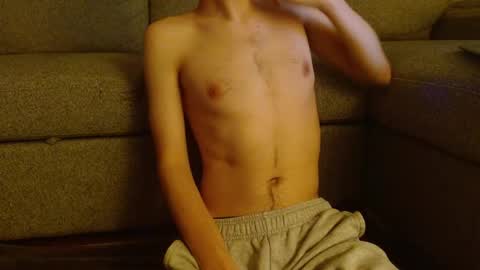 Snapshot of theplace11 chatting on 11.06.25 thefacelessplace online show from 11.06.25