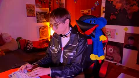 Matt independent model  online show from 04.12.26