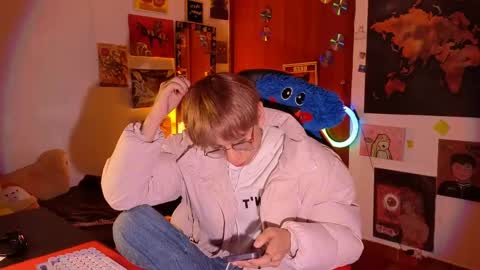 Matt independent model  online show from 04.13.26