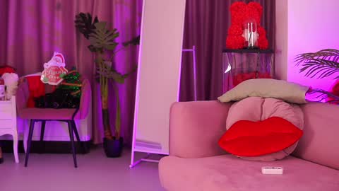 Deea  online show from 12.18.24