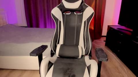 Snapshot of theresajhones chatting on 02.23.25 Theresa online show from 02.23.25