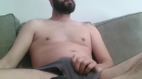 Snapshot of thesaint84 chatting on 01.12.25 Saint online show from 01.12.25