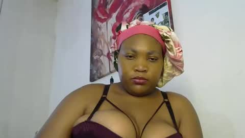 Snapshot of theshybaddie chatting on 01.24.25 theshybaddie online show from 01.24.25