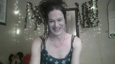 Snapshot of thesillymillie chatting on 11.13.25 sillymillie0 online show from 11.13.25