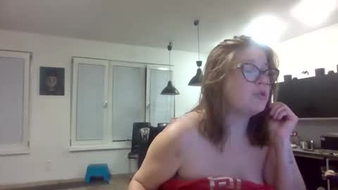 thesunnevergoesdown7 online show from 09.26.25