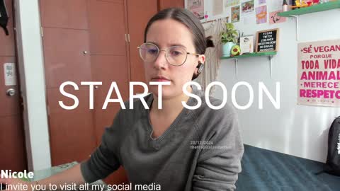 Snapshot of thetropicalseduction chatting on 12.20.24 Nicole online show from 12.20.24