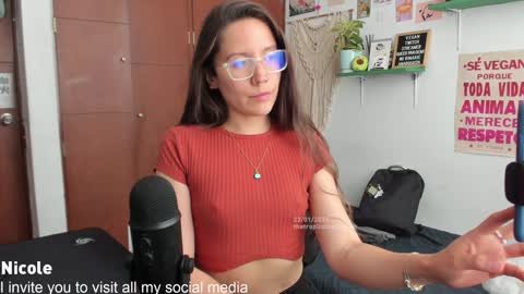 Snapshot of thetropicalseduction chatting on 01.24.25 Nicole online show from 01.24.25