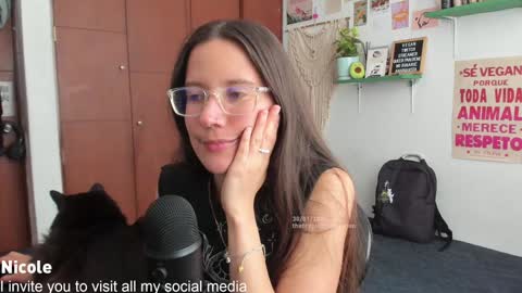 Snapshot of thetropicalseduction chatting on 01.30.25 Nicole online show from 01.30.25