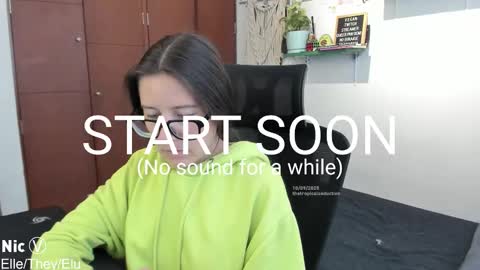 Snapshot of thetropicalseduction chatting on 09.10.25 Nicole online show from 09.10.25